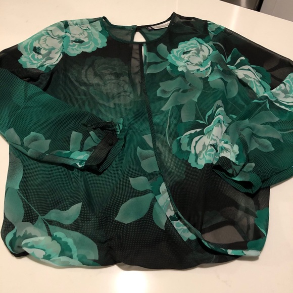 Jennifer Lopez floral sheer top - Picture 2 of 4